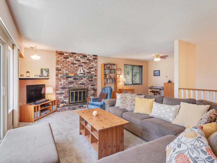 11231 Clipper Court, Richmond, BC, V7E 4M3 - 4