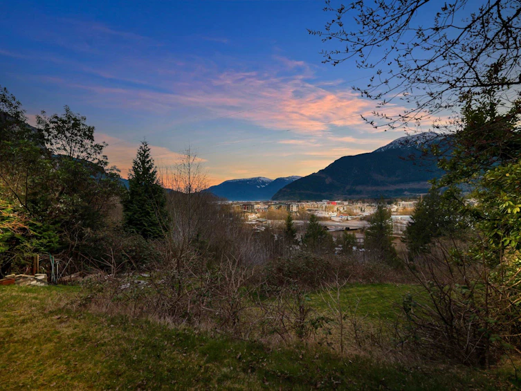 38273 View Place, Squamish, BC, V8B 1T0 - 39