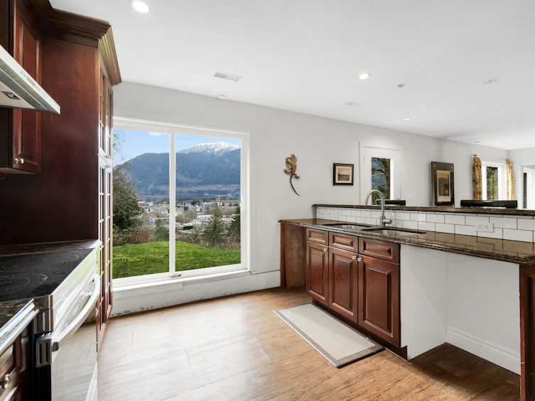 38273 View Place, Squamish, BC, V8B 1T0 - 24