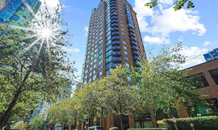 1802-1189 Howe Street