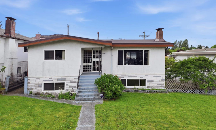 3063 Renfrew Street