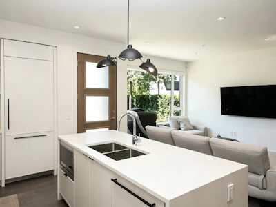 6840 Oak Street - 3