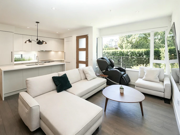 6840 Oak Street, Vancouver, BC, V6P 0K7