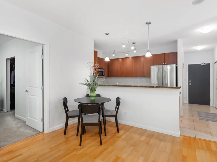 201-15 E Royal Avenue, New Westminster, BC, V3L 0A9 - 6