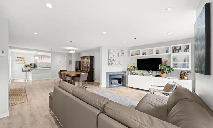 601 W 16th Avenue