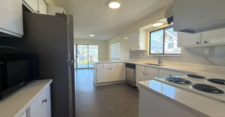 2175 E 54 Avenue, Vancouver, BC, V5P 1Y5 - 3