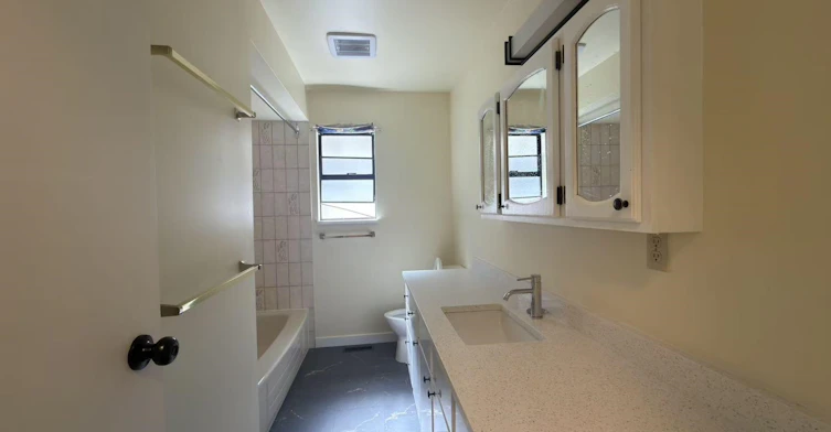 2175 E 54 Avenue, Vancouver, BC, V5P 1Y5 - 11