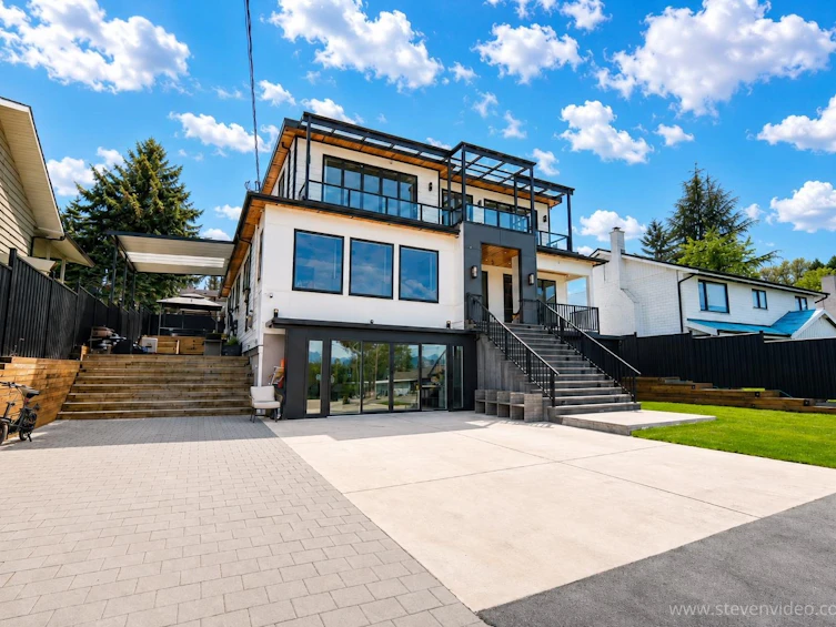 13390 112a Avenue, Surrey, BC, V3R 2G5