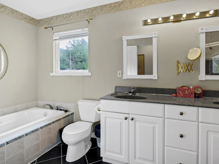 4582 Woodgreen Court, West Vancouver, BC, V7S 2V7 - 28