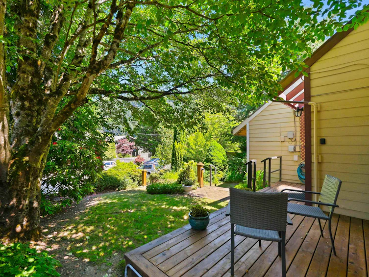 6432 Douglas Street, West Vancouver, BC, V7W 2G2 - 3