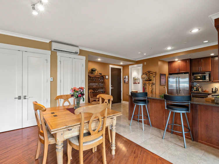 205-6688 Royal Avenue, West Vancouver, BC, V7W 2B9 - 6