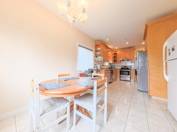 552 E 50th Avenue, Vancouver, BC, V5X 1B2 - 9