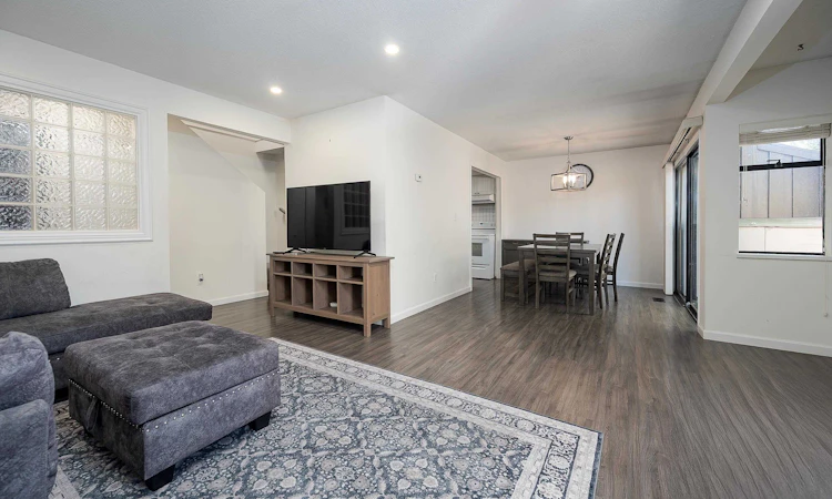 48-9460 Glenallan Drive