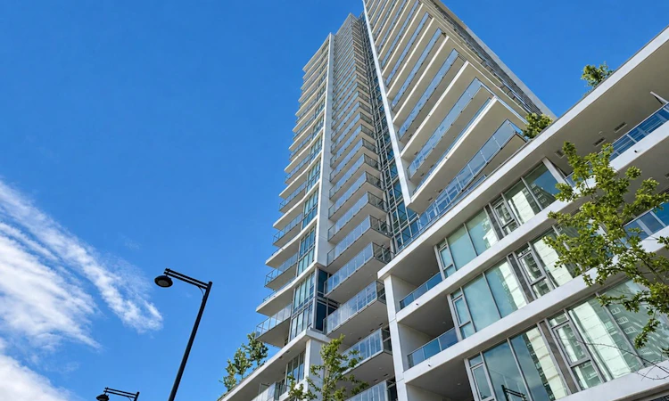 1004-9675 King George Highway