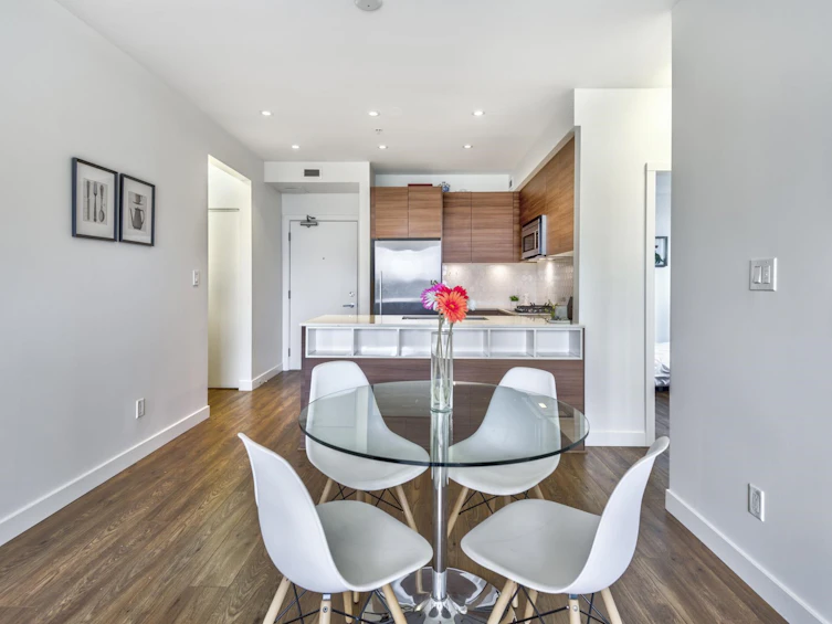402-1061 Marine Drive, North Vancouver, BC, V7P 1S6 - 5
