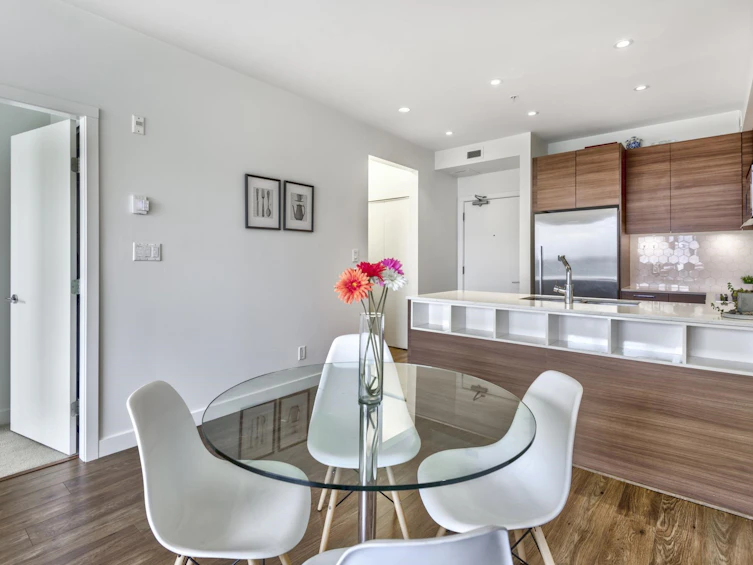 402-1061 Marine Drive, North Vancouver, BC, V7P 1S6 - 6