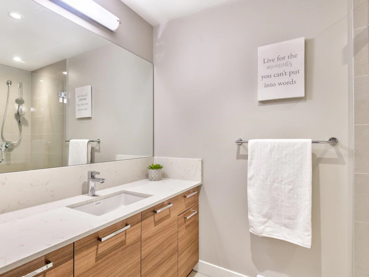 402-1061 Marine Drive, North Vancouver, BC, V7P 1S6 - 21