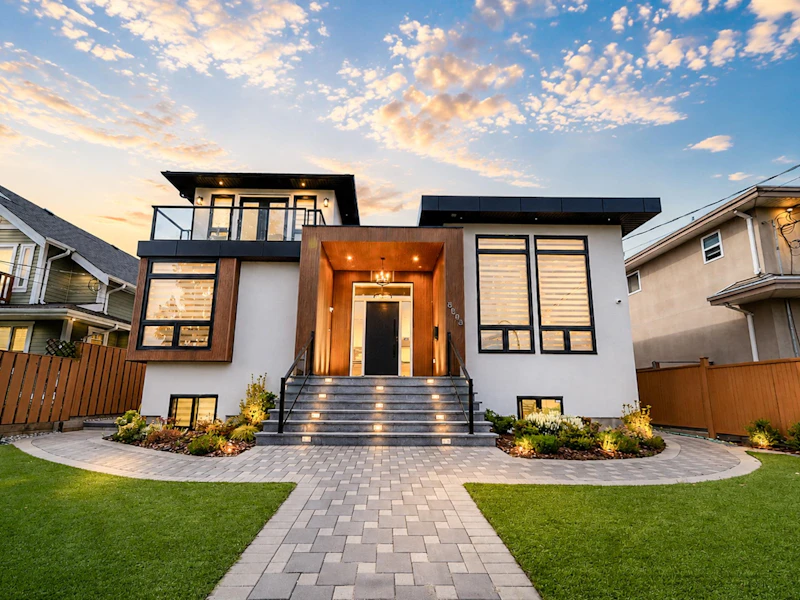 8093 14th Avenue, Burnaby BC V3N 2B5