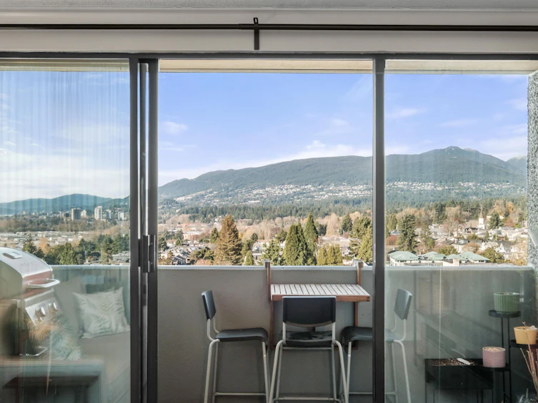 1205-110 W 4th Street, North Vancouver, BC, V7M 3H3