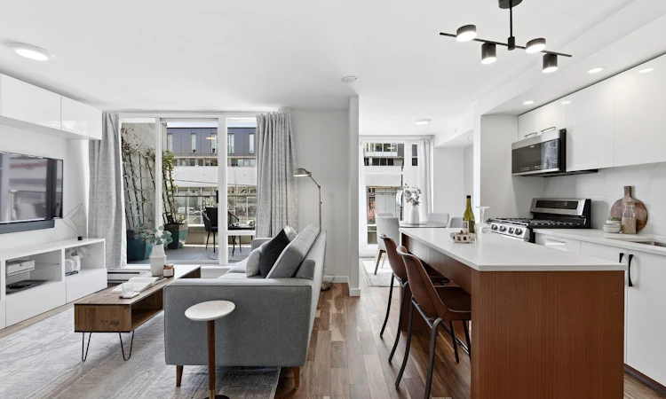 312-328 E 11th Avenue