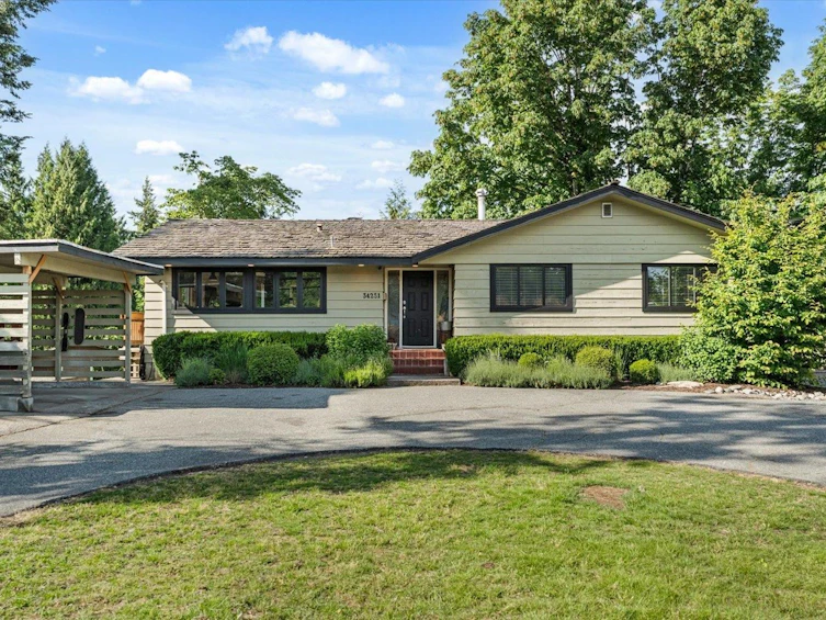 34251 George Ferguson Way, Abbotsford, BC, V2S 2N6