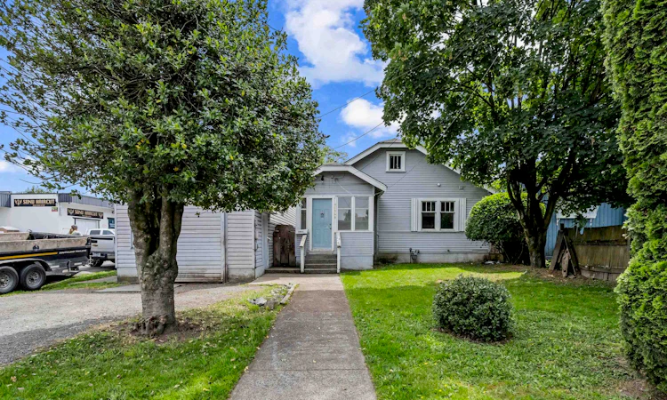 45948 Chesterfield Avenue