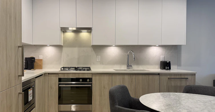 1-BDRM-423 6th Street, West Vancouver, BC, V7T 0A1