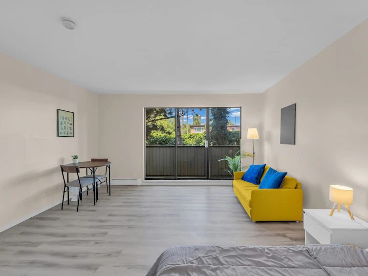 303-1296 W 70th Avenue, Vancouver, BC, V6P 2Y5 - 2