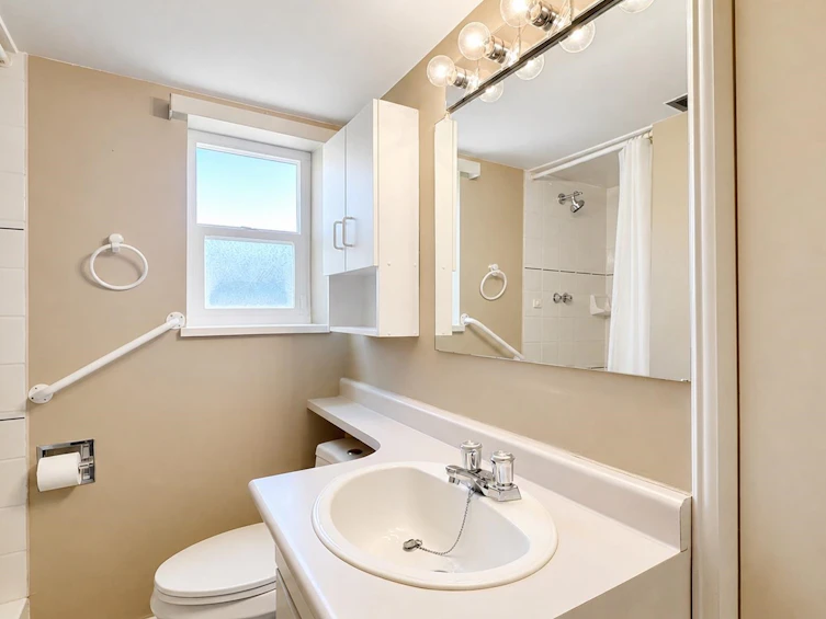 6072 Selma Avenue, Burnaby, BC, V5H 3R2 - 25