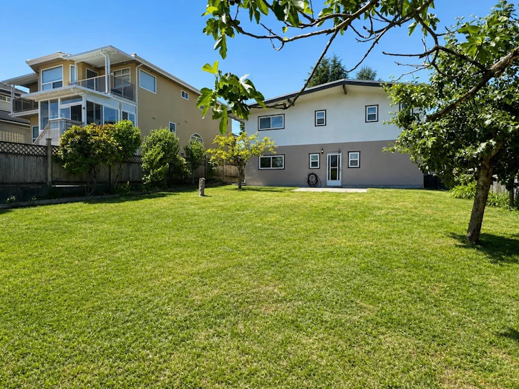 6072 Selma Avenue, Burnaby, BC, V5H 3R2 - 3