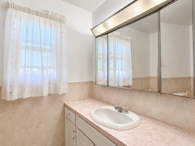 6072 Selma Avenue, Burnaby, BC, V5H 3R2 - 32