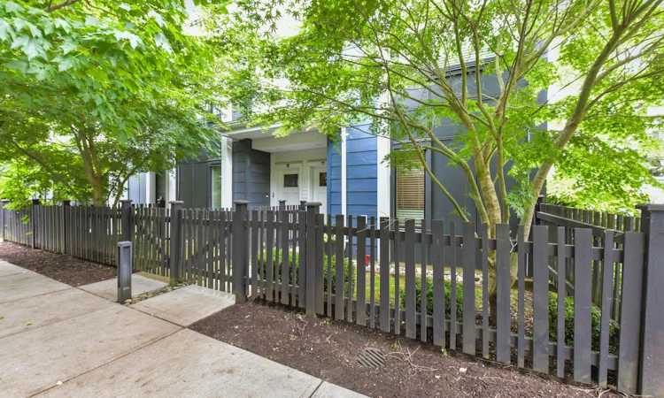 31-16337 23a Avenue