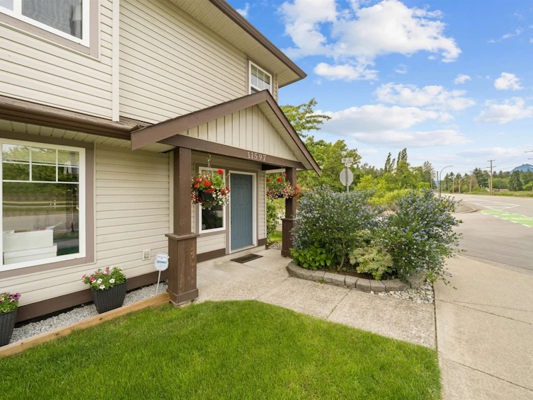 11597 240 Street, Maple Ridge, BC, V2W 1A3 - 2