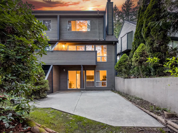 8218 Forest Grove Drive, Burnaby, BC, V5A 4G9 - 33