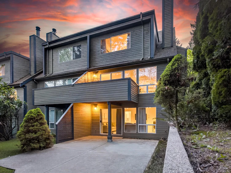 8218 Forest Grove Drive, Burnaby, BC, V5A 4G9 - 32
