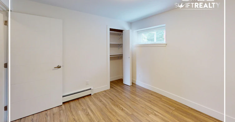 LL-819 Prospect Avenue, North Vancouver, BC, V7R 2M2 - 9