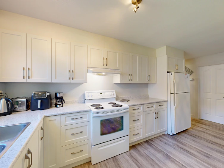 3311 Rakanna Place, Coquitlam, BC, V3E 3B2 - 30
