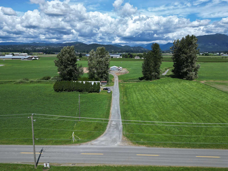 34561 Fore Road, Abbotsford, BC, V3G 1R6 - 2