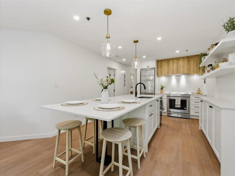207-1925 W 2nd Avenue, Vancouver, BC, V6J 1J2 - 6