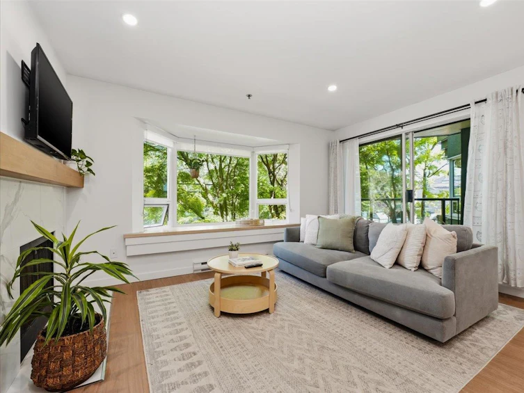 207-1925 W 2nd Avenue, Vancouver, BC, V6J 1J2 - 8