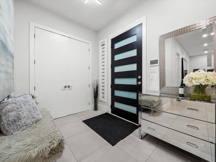 1041 Stewart Avenue, Coquitlam, BC, V3K 2N8 - 2