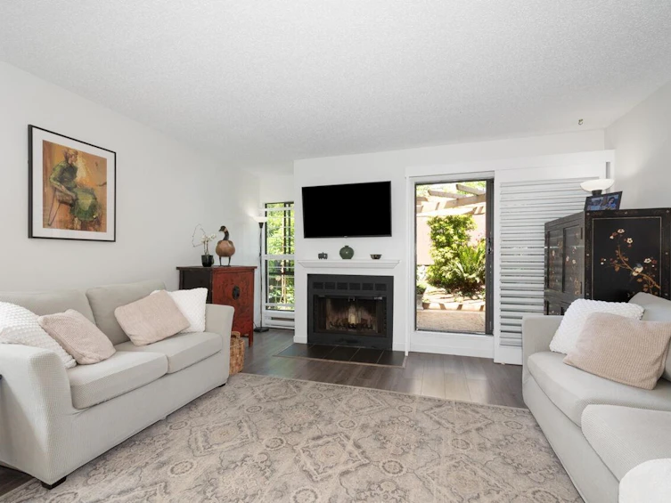 10-230 W 14 Street, North Vancouver, BC, V7M 1P3 - 3