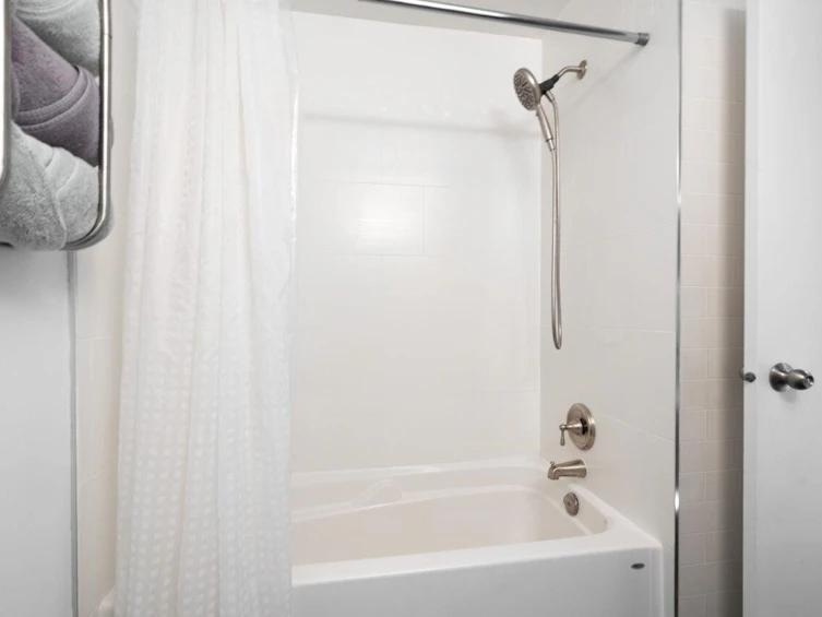 10-230 W 14 Street, North Vancouver, BC, V7M 1P3 - 18