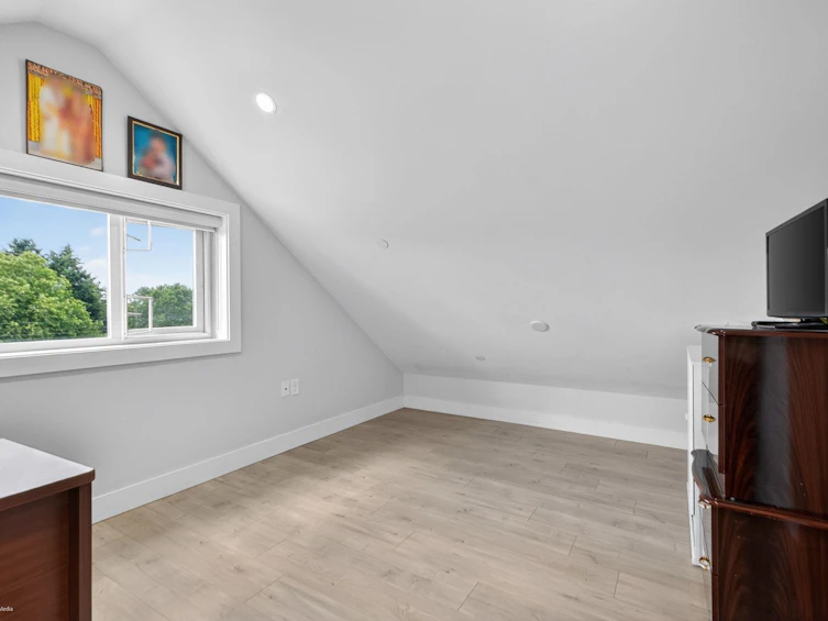 6749 Knight Street, Vancouver, BC, V5P 2W4 - 24