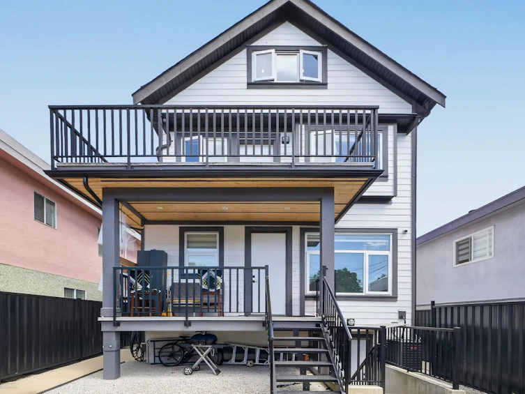 6749 Knight Street, Vancouver, BC, V5P 2W4