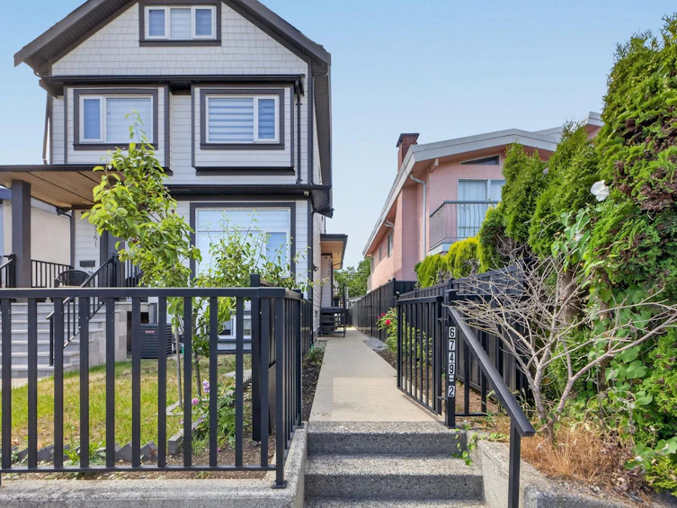 6749 Knight Street, Vancouver, BC, V5P 2W4 - 35