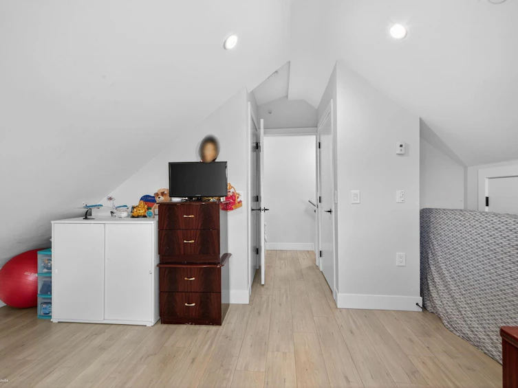 6749 Knight Street, Vancouver, BC, V5P 2W4 - 25