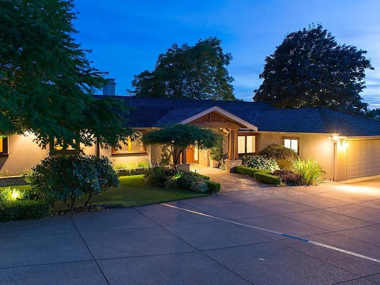 870 King Georges Way, West Vancouver, BC, V7S 1S5