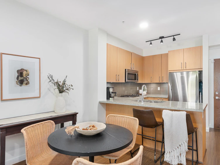 113-119 W 22nd Street, North Vancouver, BC, V7M 0B4 - 6