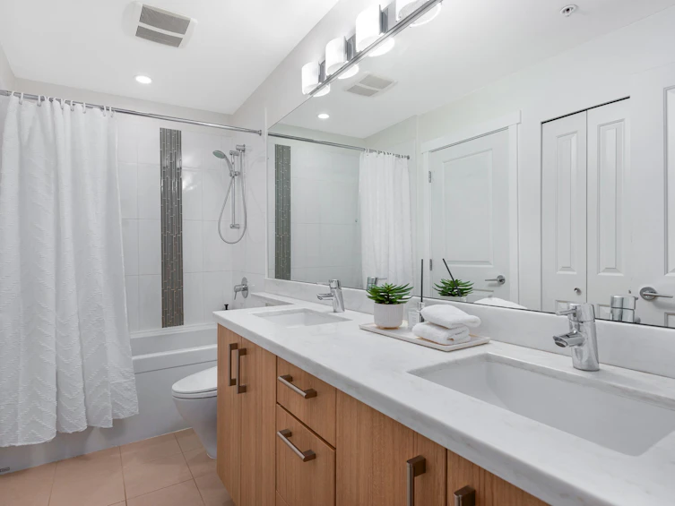 113-119 W 22nd Street, North Vancouver, BC, V7M 0B4 - 12